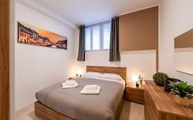 Authentic Private Flat 2 Min From Navigli