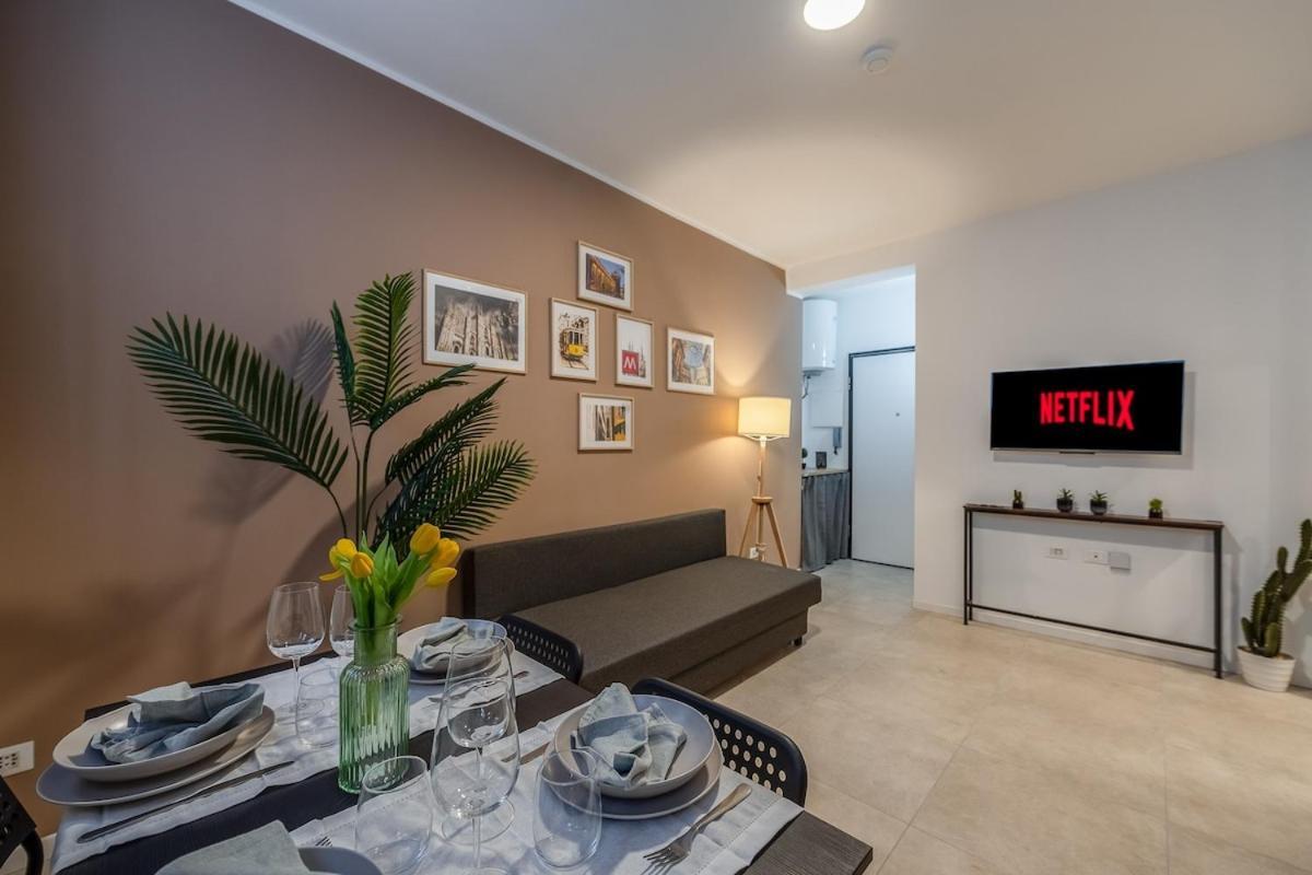 Appartamento Authentic Private Flat 2 Min From Navigli Milano Esterno foto