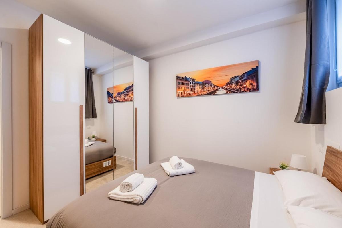 Appartamento Authentic Private Flat 2 Min From Navigli Milano Esterno foto